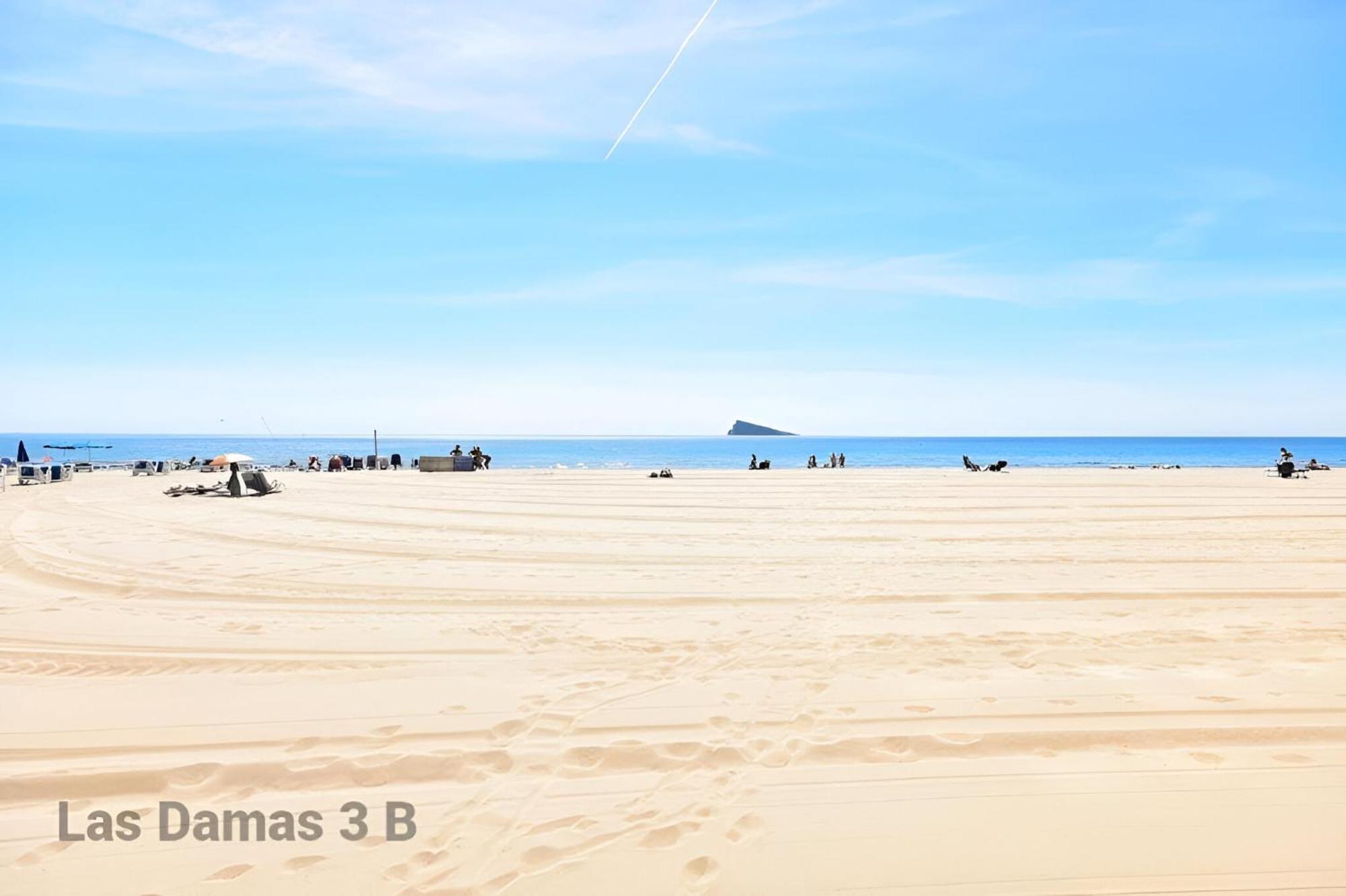 Las Damas 3B Beach Front - Pool & Parking ベニドルム エクステリア 写真