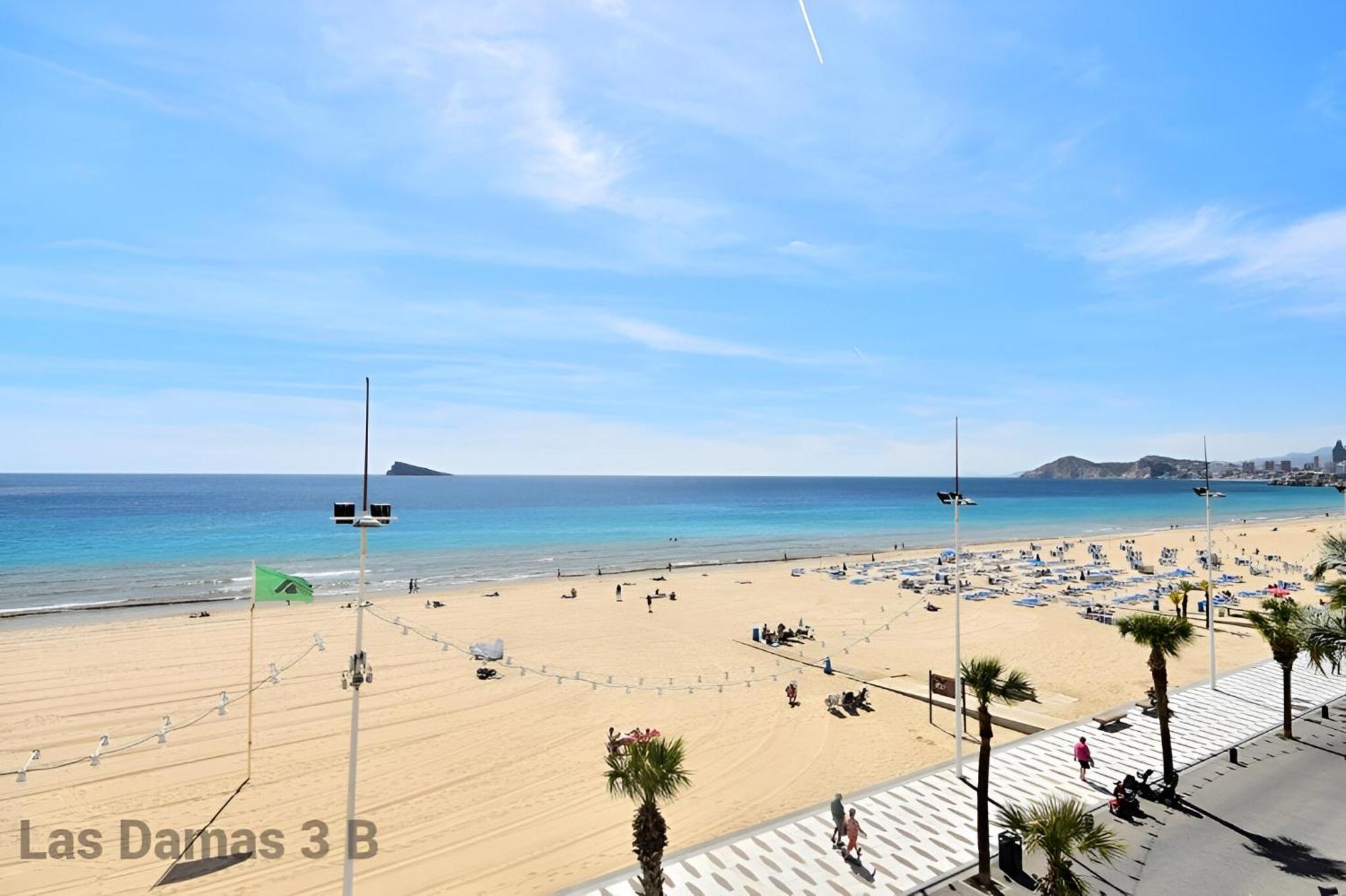 Las Damas 3B Beach Front - Pool & Parking ベニドルム エクステリア 写真