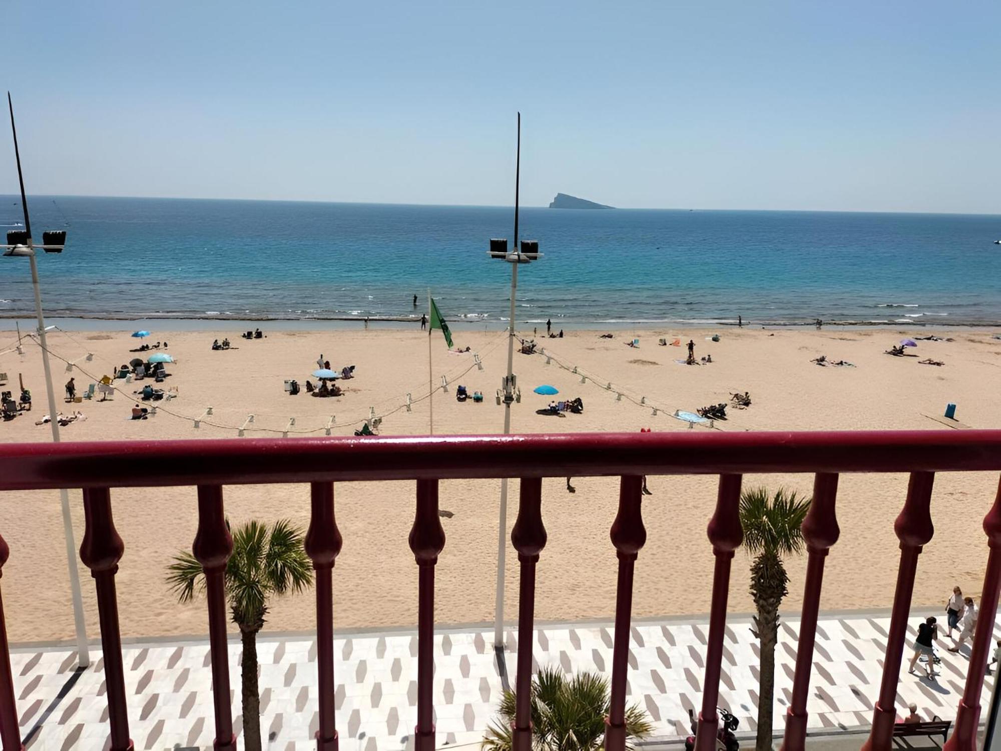 Las Damas 3B Beach Front - Pool & Parking ベニドルム エクステリア 写真